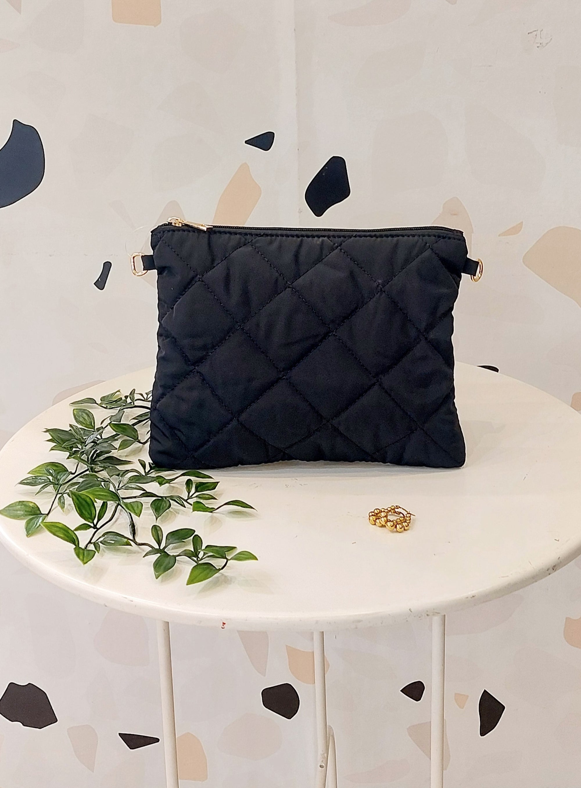 BORSA IMPERMEABILE TRAPUNTATA NERA