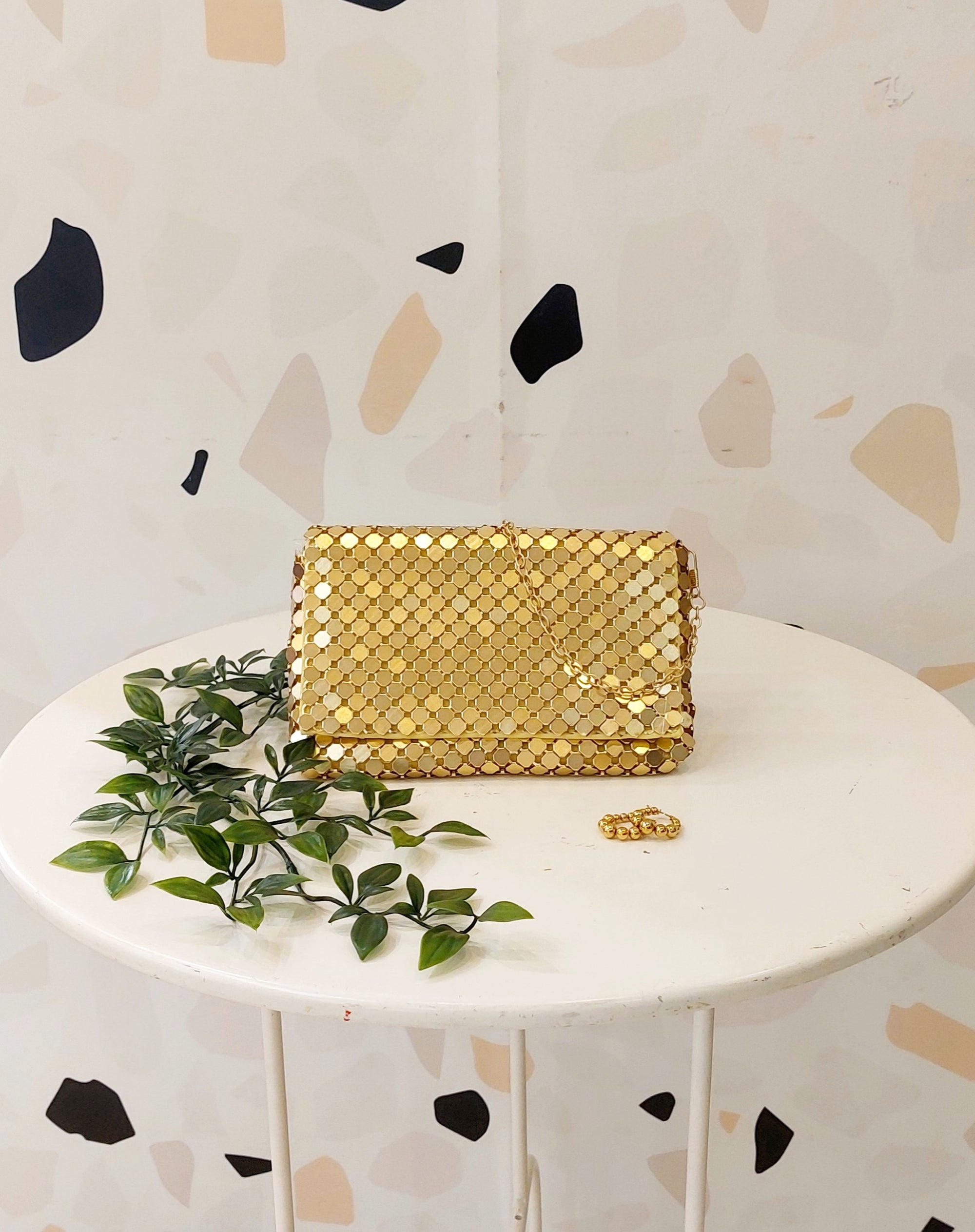 POCHETTE CON PAILLETTES ORO