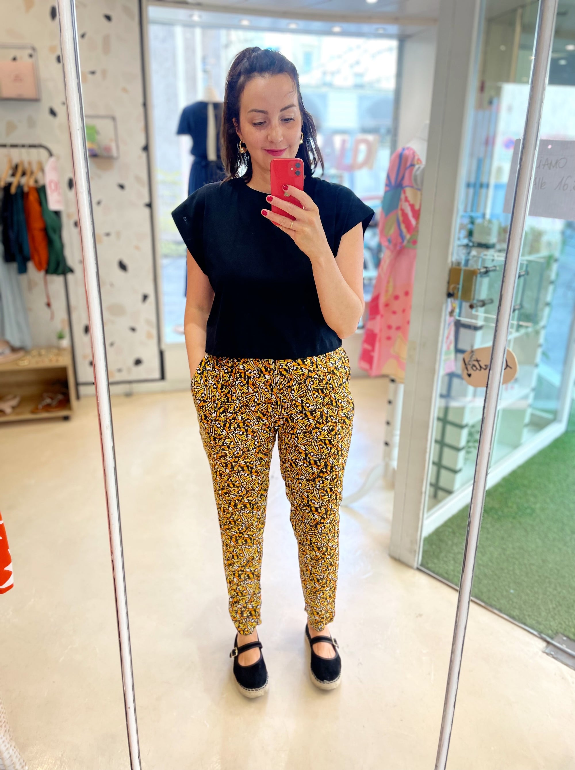 PANTALONE CON FANTASIA FARFALLE