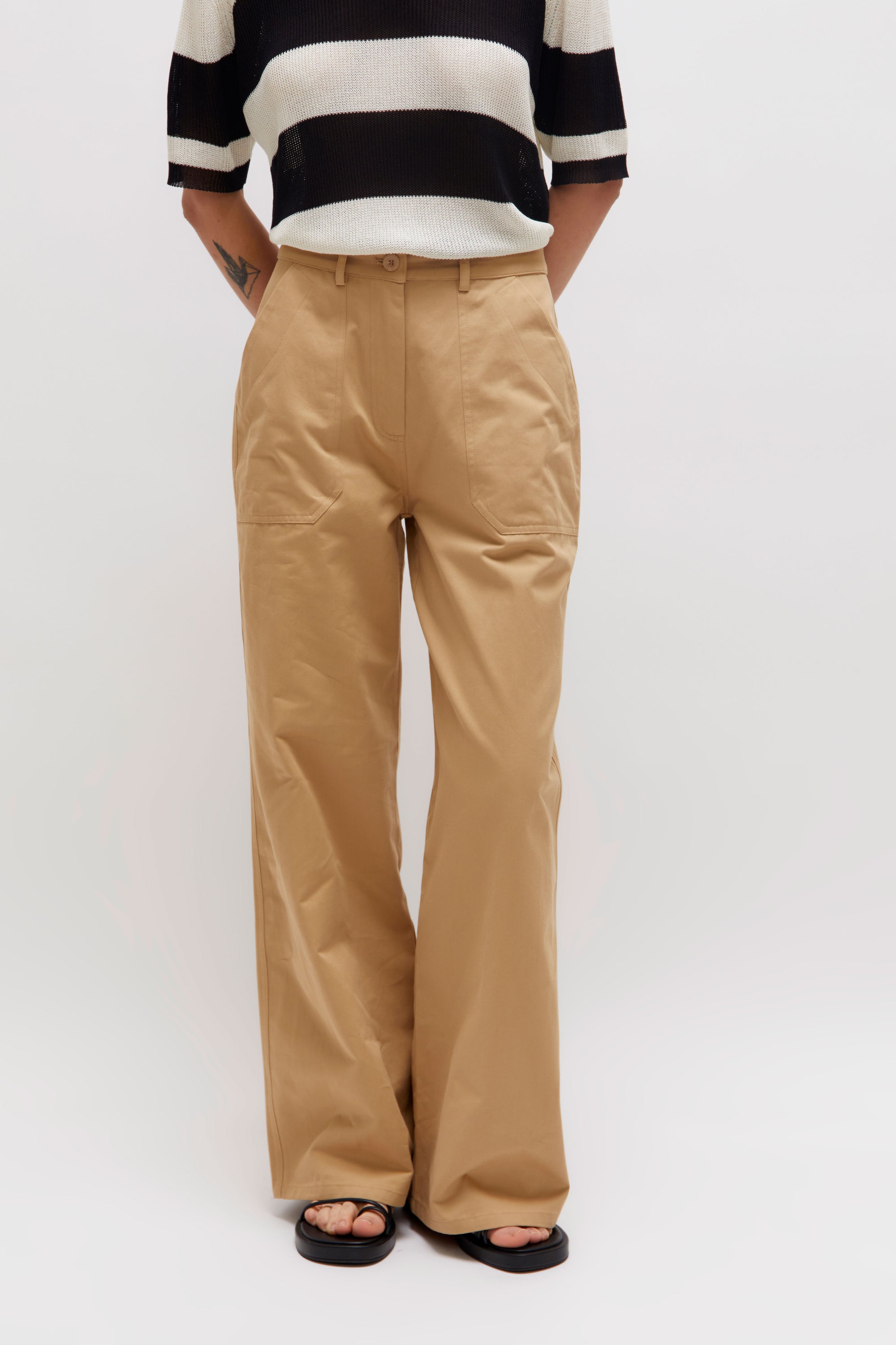 PANTALONI BEIGE A GAMBA AMPIA