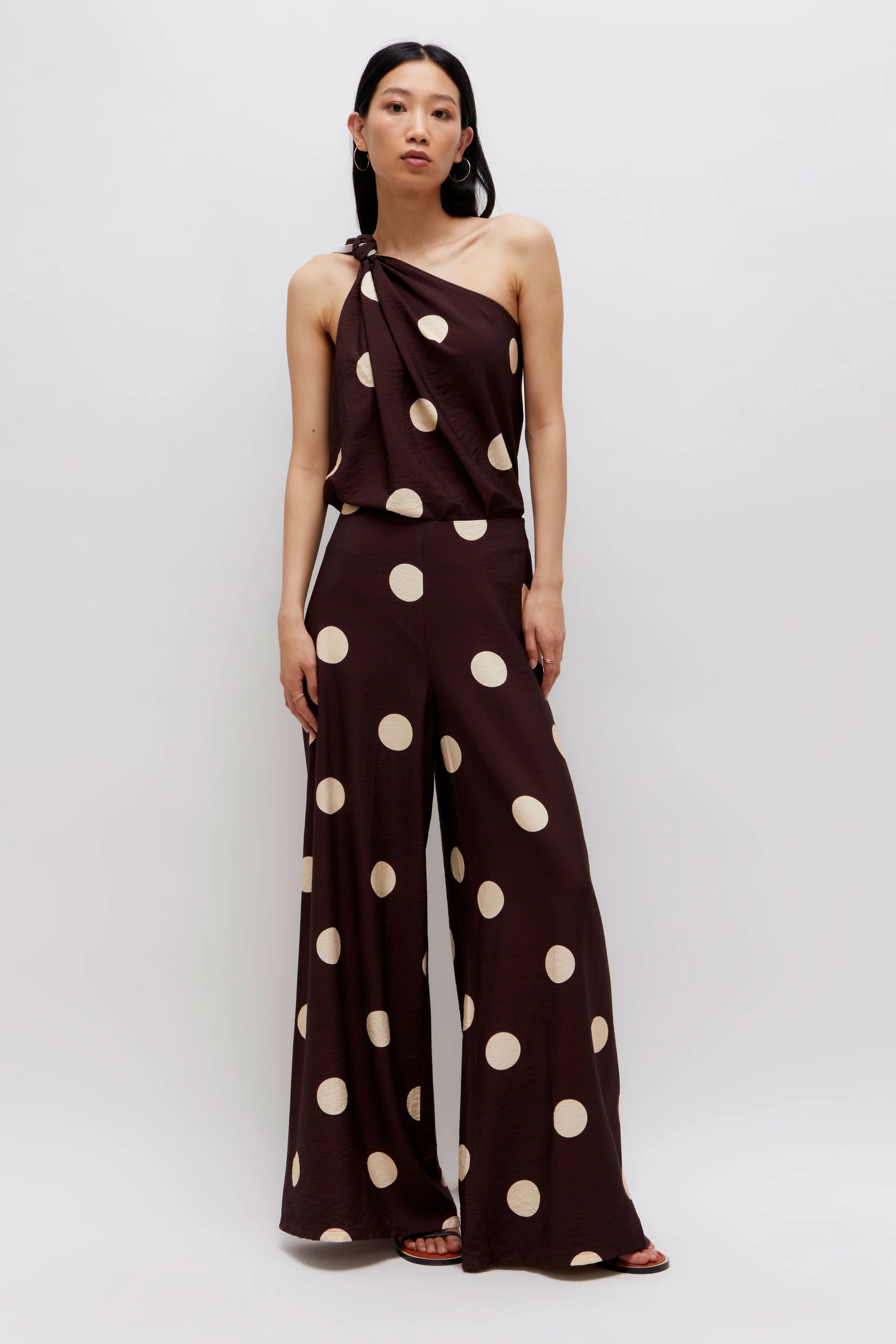 PANTALONI MARRONI CON POIS AVORIO