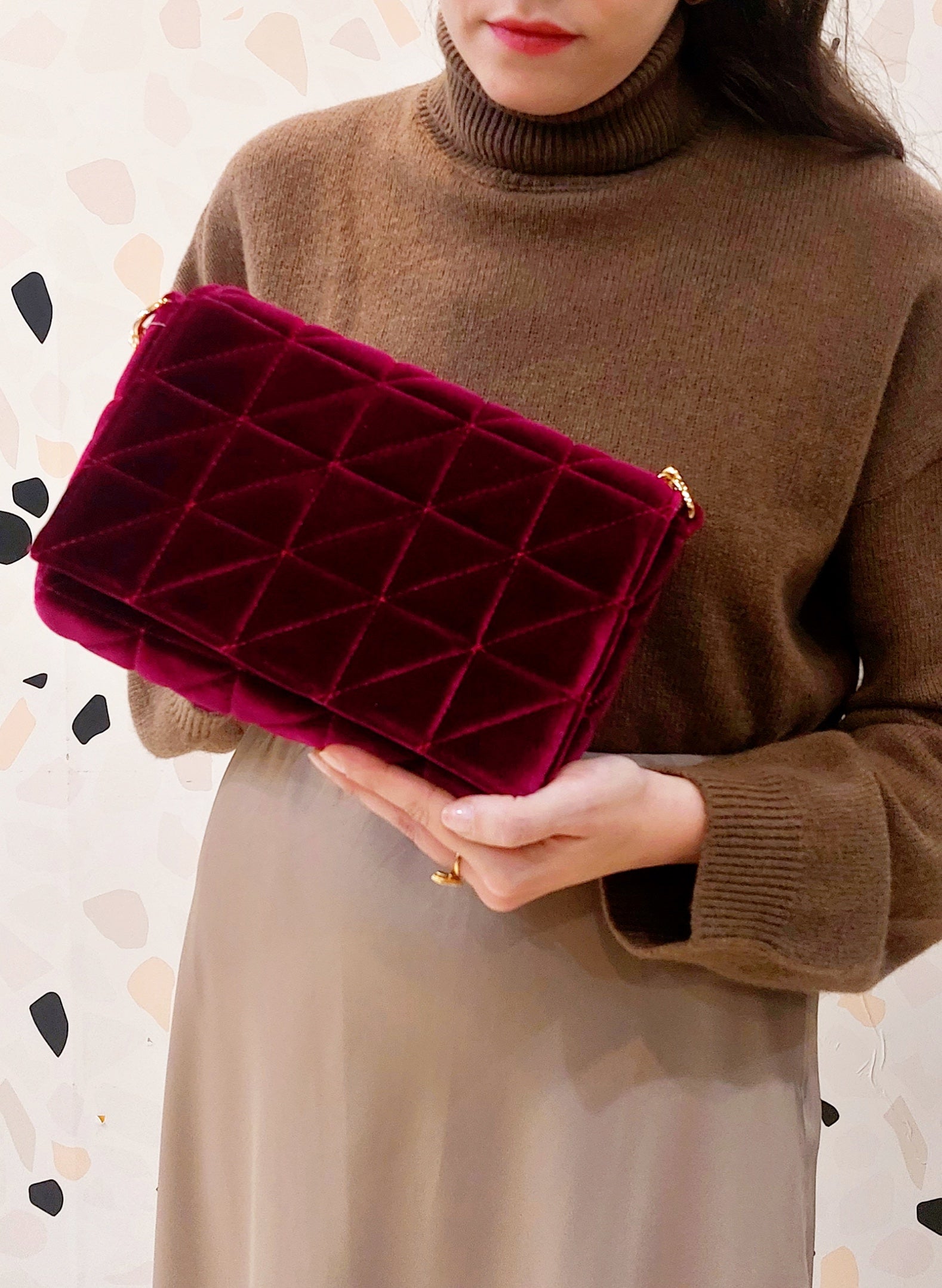 BORSA IN VELLUTO TRAPUNTATO MAGENTA