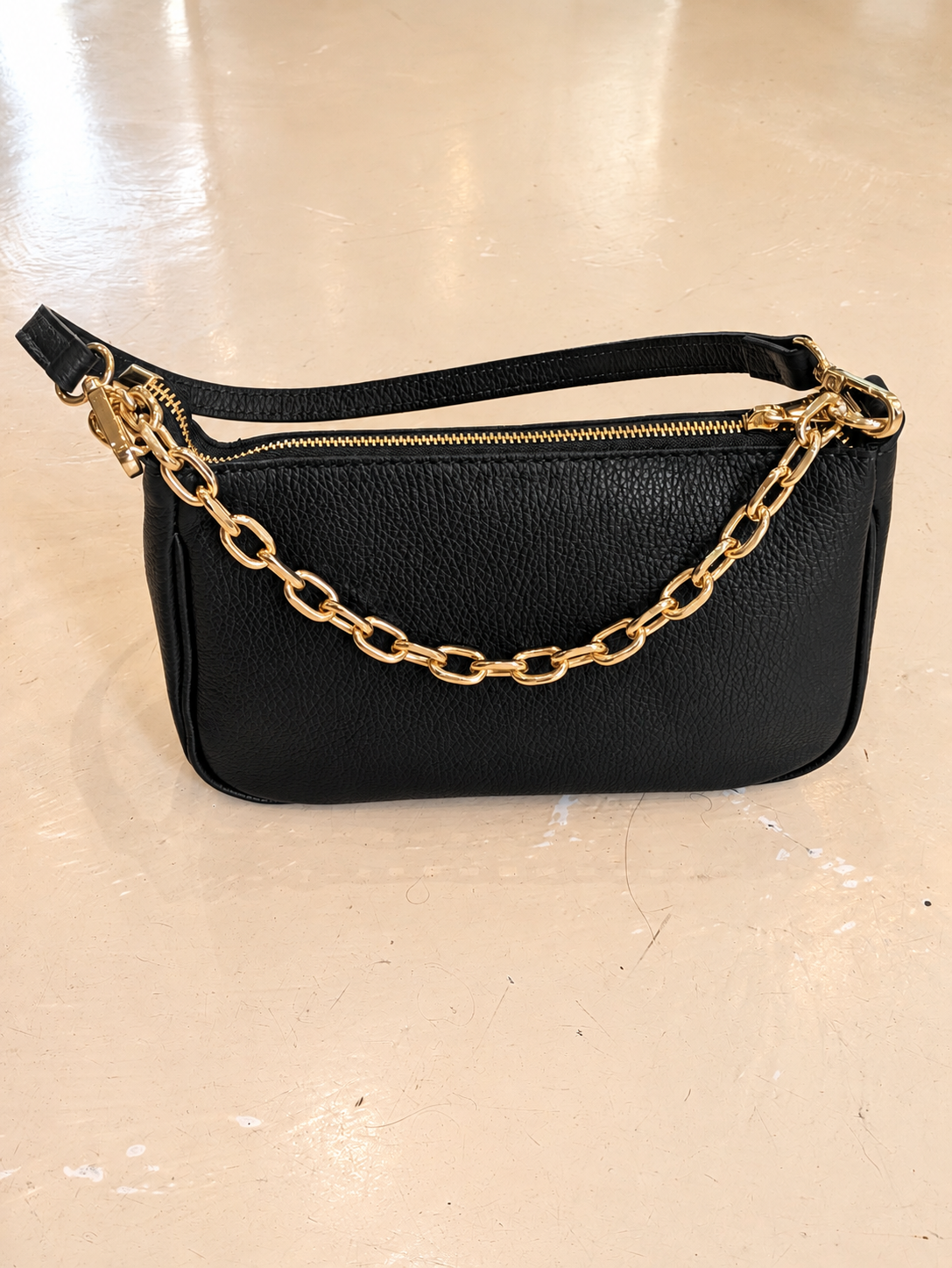 BORSA IN PELLE CON CATENA E TRACOLLA