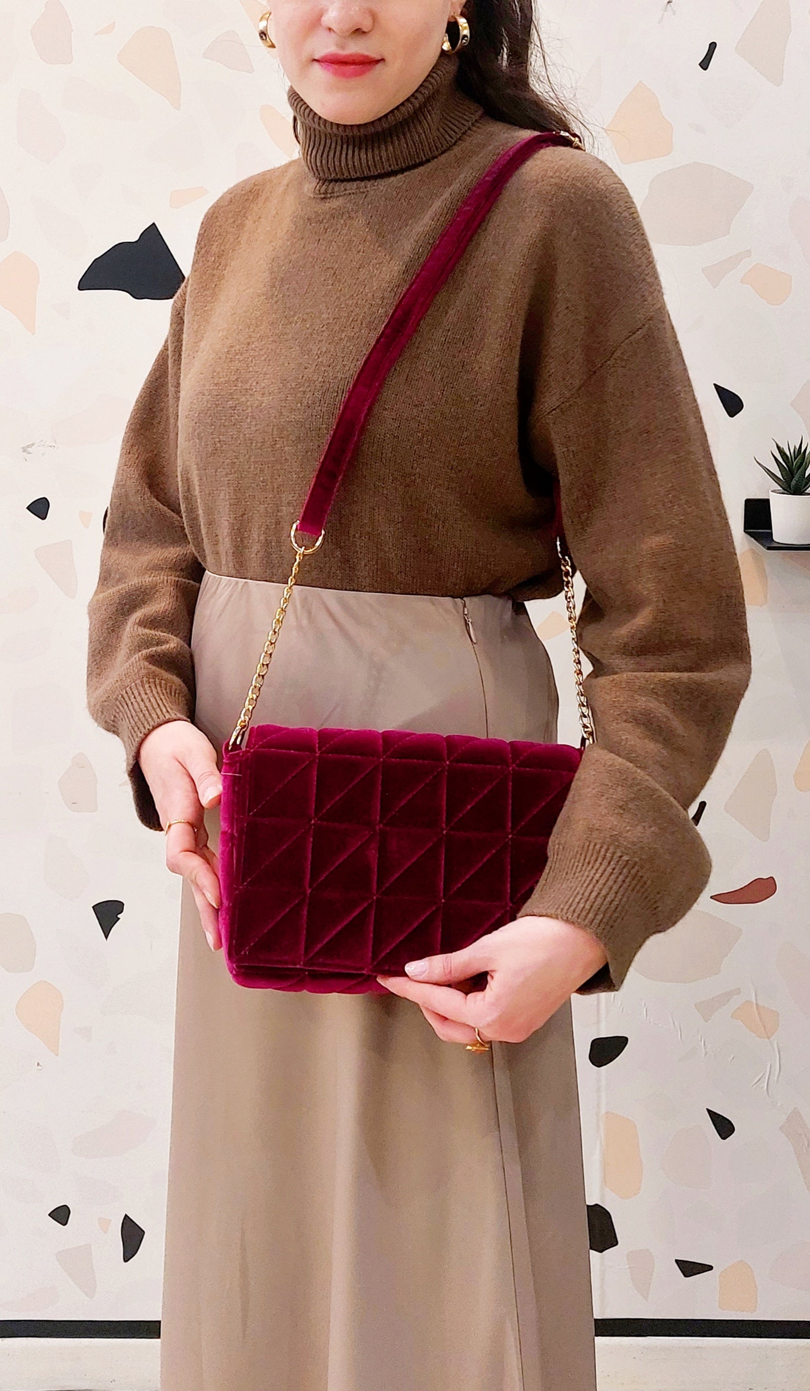 BORSA IN VELLUTO TRAPUNTATO MAGENTA