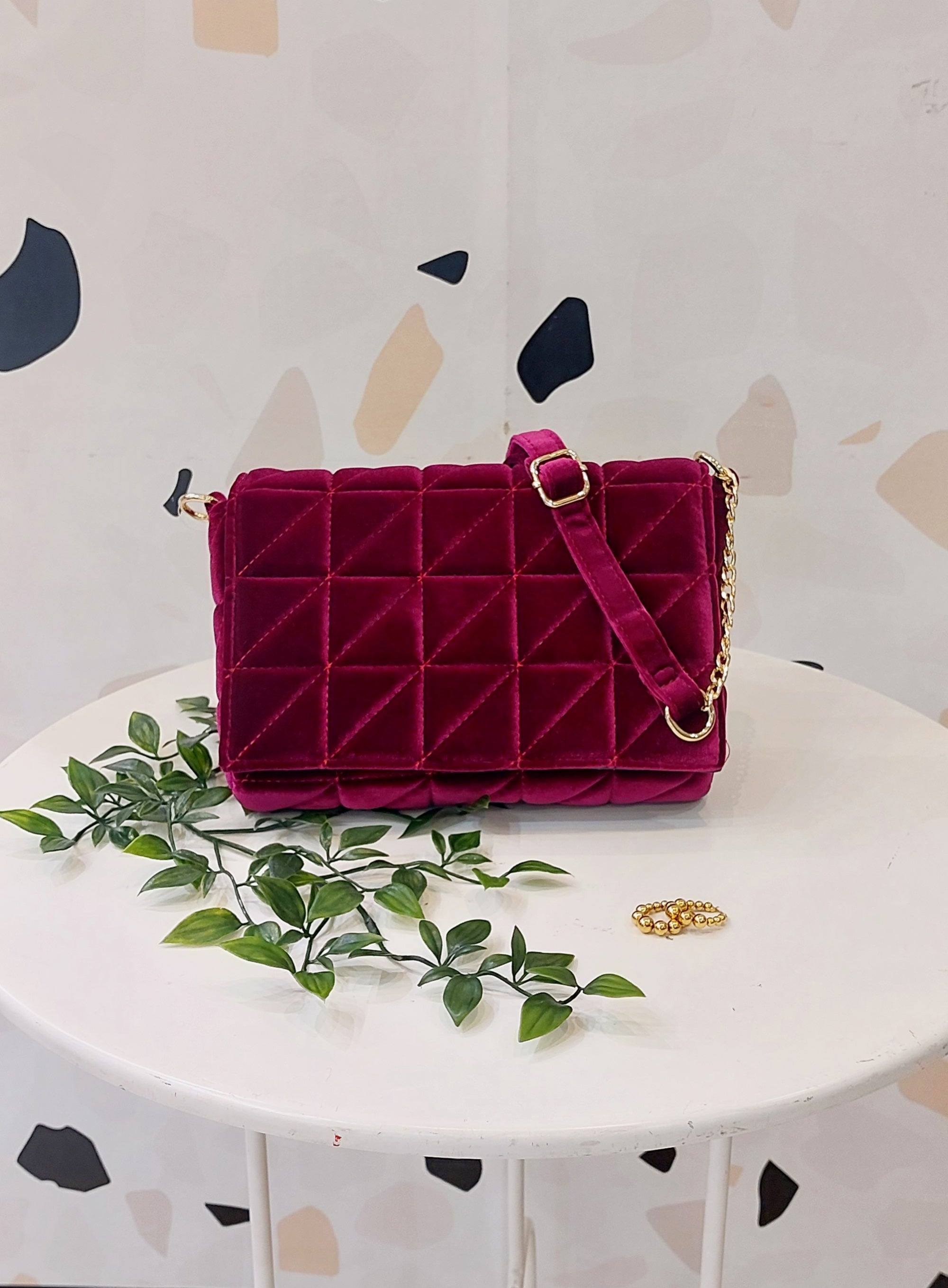 BORSA IN VELLUTO TRAPUNTATO MAGENTA