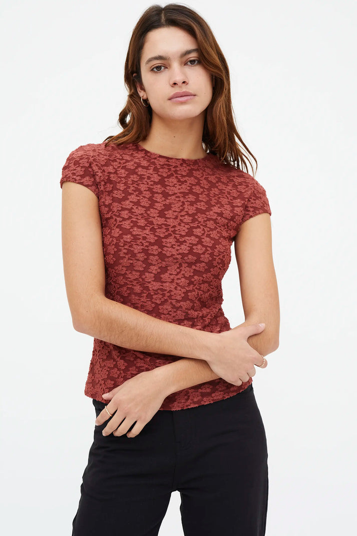 T-SHIRT IN PIZZO COLOR MATTONE