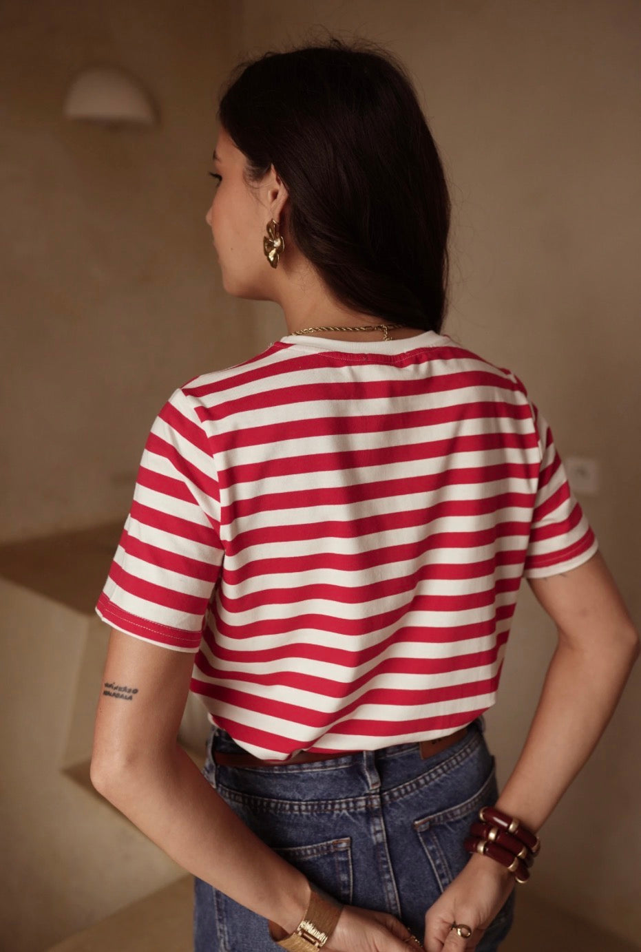 T-SHIRT A RIGHE ROSSE E BIANCHE