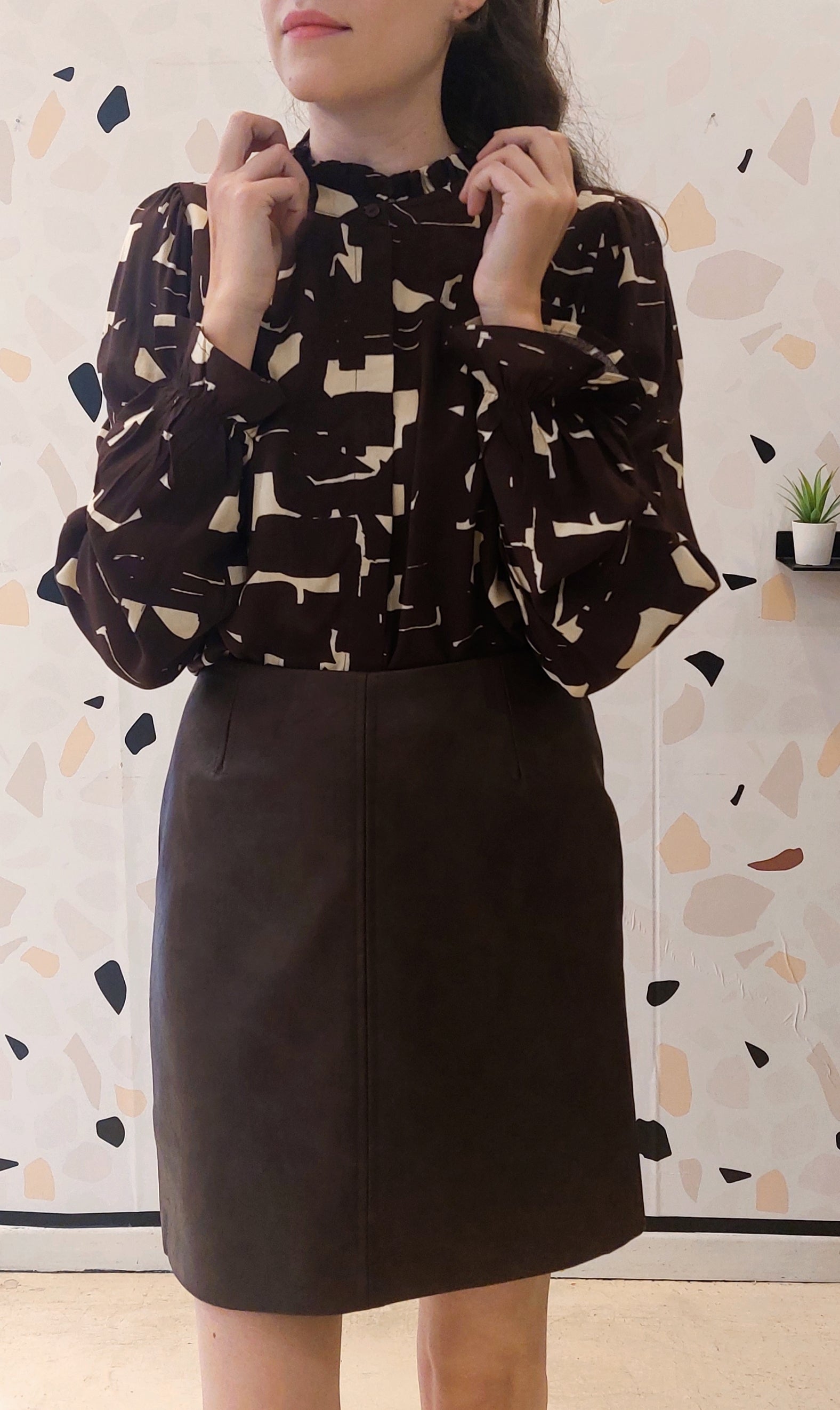 CAMICIA IN FANTASIA GEOMETRICA MARRONE
