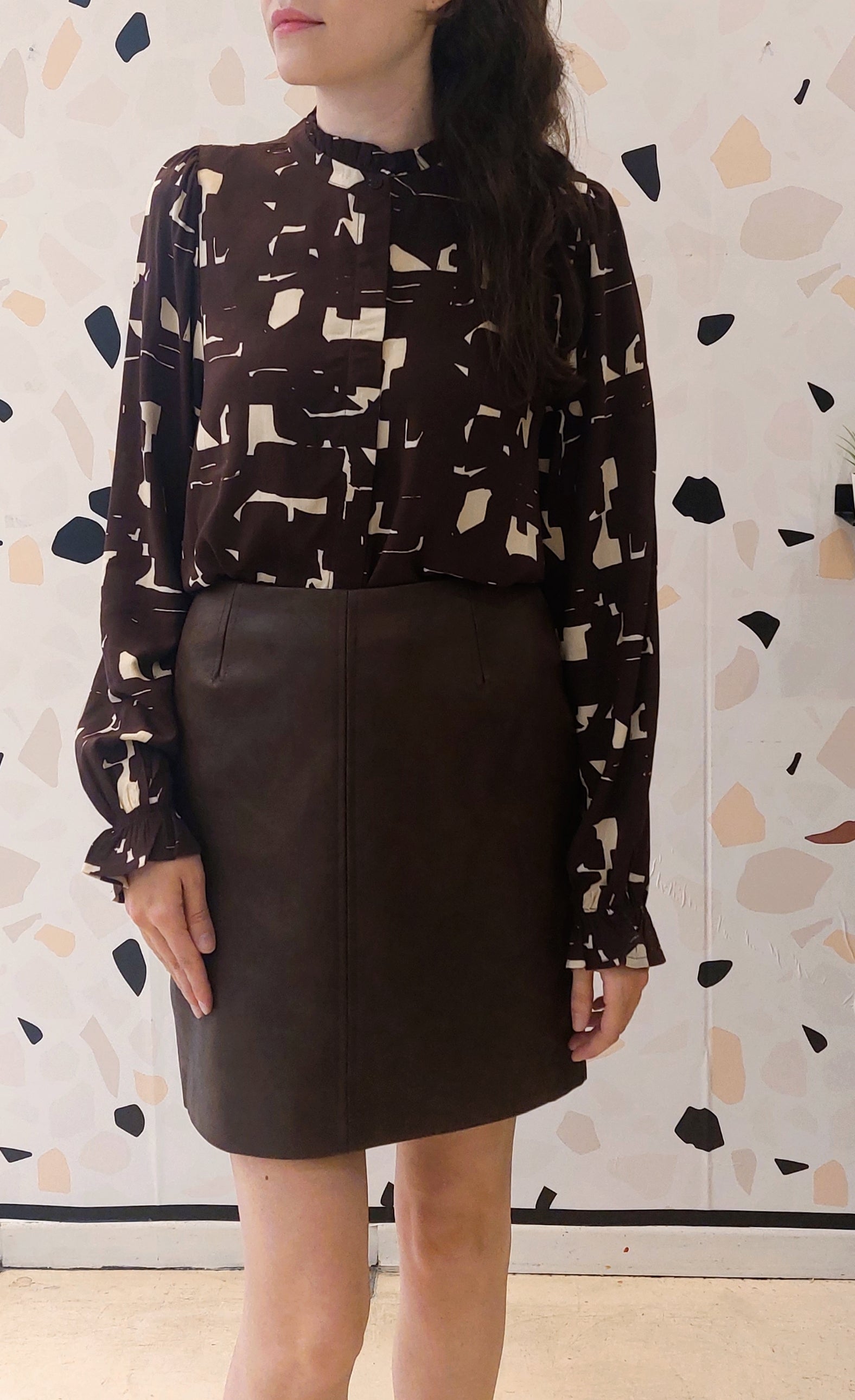 CAMICIA IN FANTASIA GEOMETRICA MARRONE