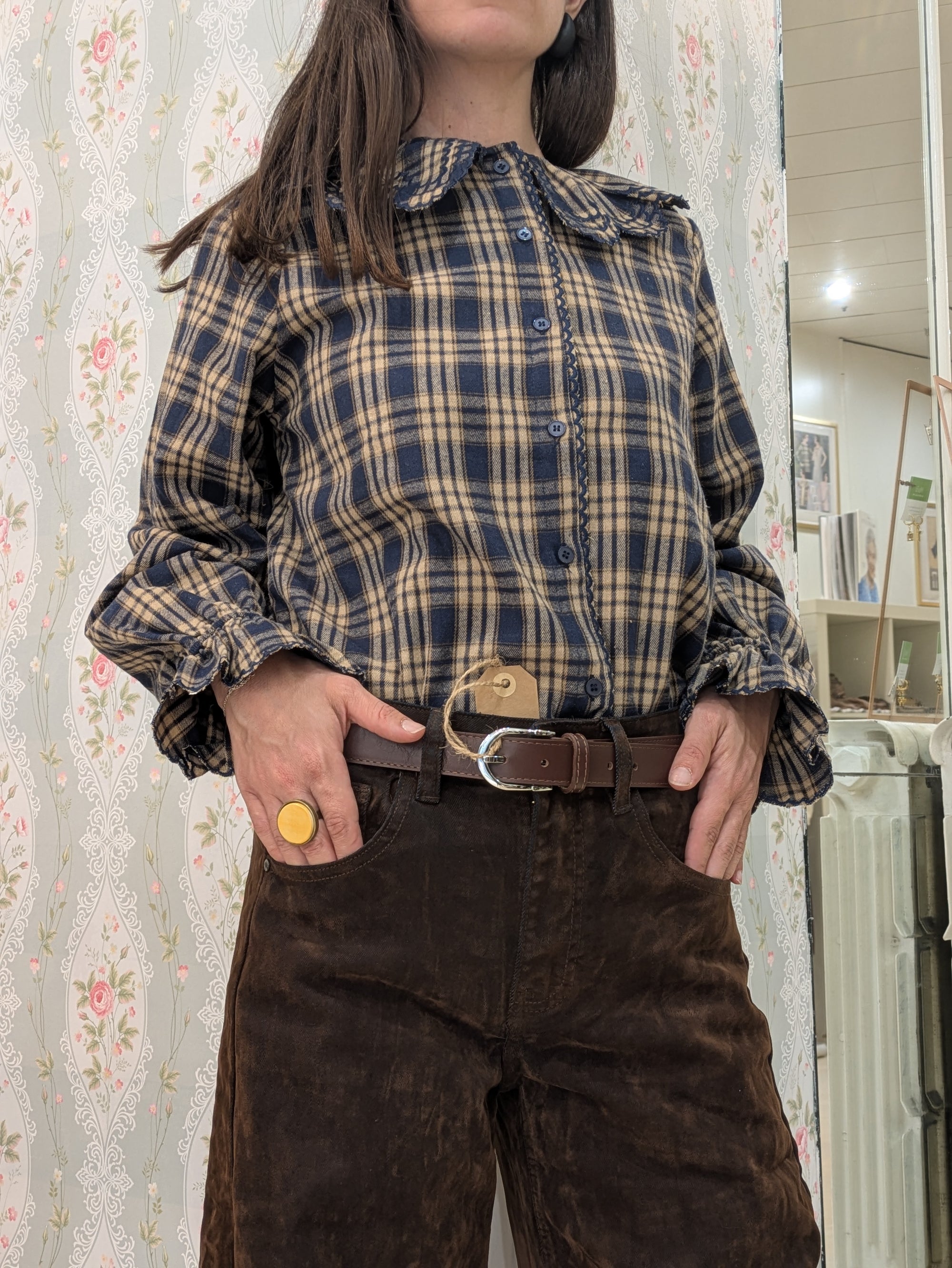 CAMICIA A QUADRI BLU E BEIGE CON COLLETTO IN PIZZO