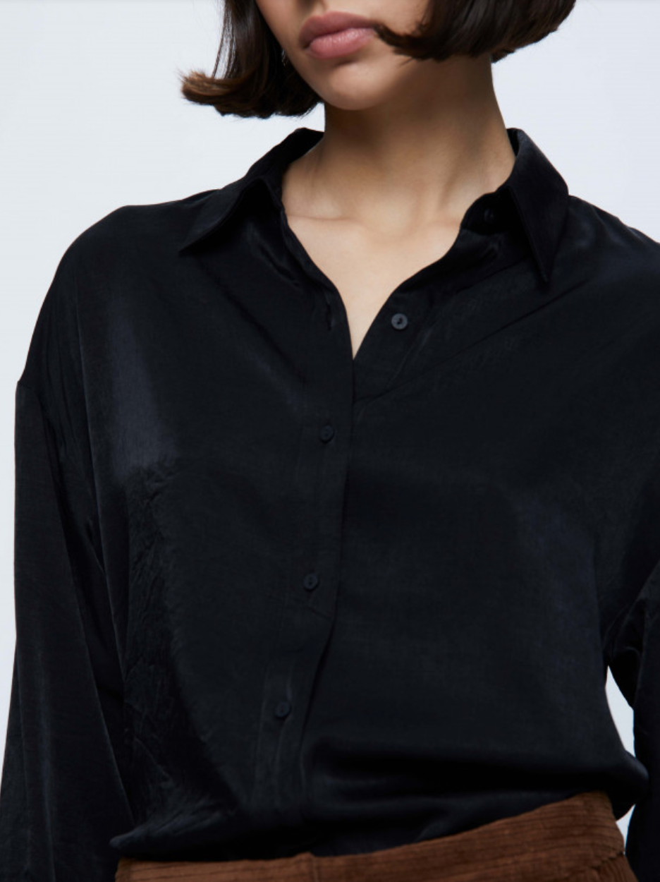 CAMICIA NERA EFFETTO SATIN