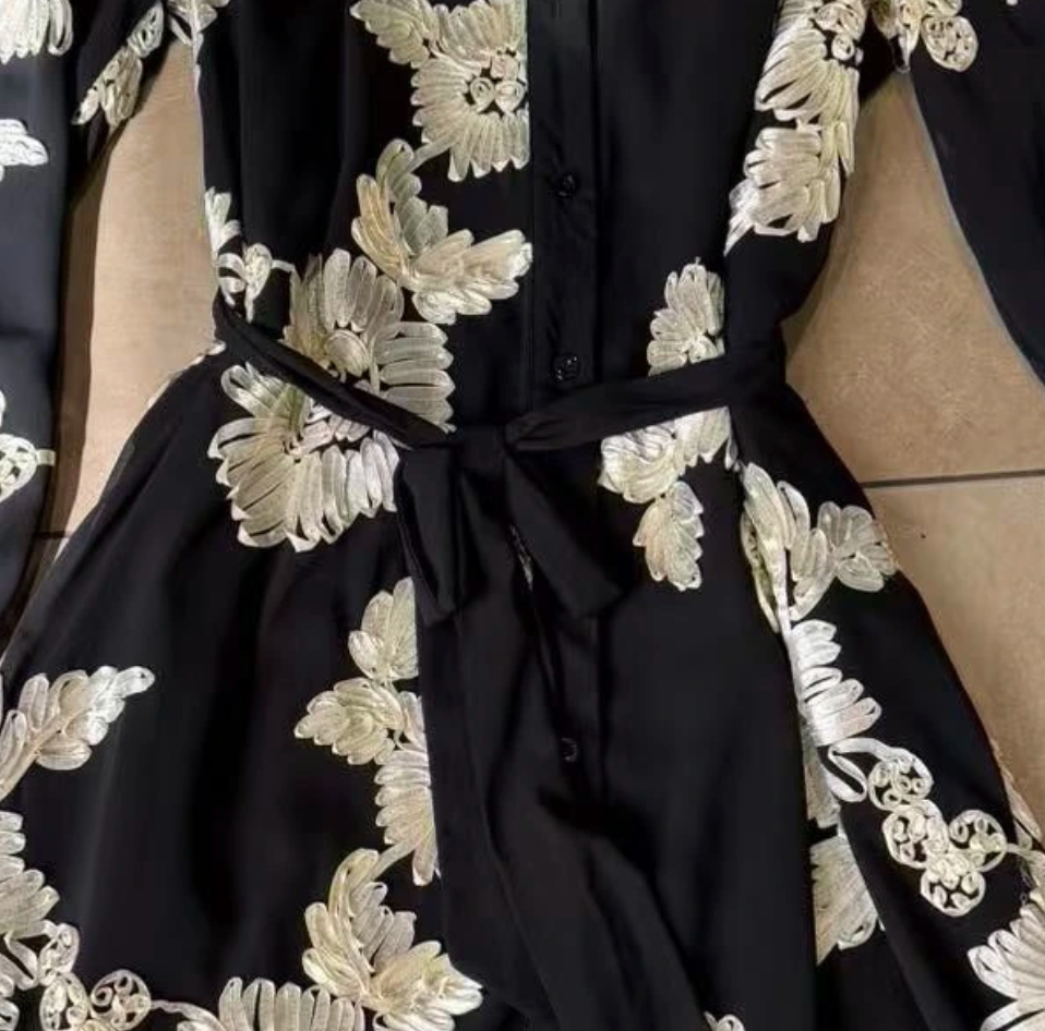 ABITO CAMICIA LUNGO CON RICAMI FLOREALI E CINTURA