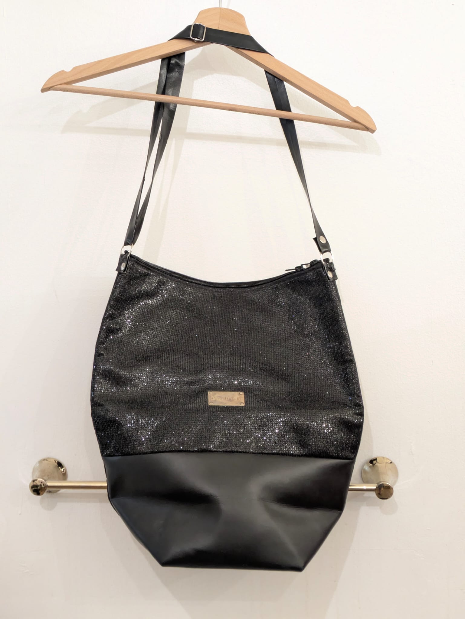 BORSA A SPALLA NERA