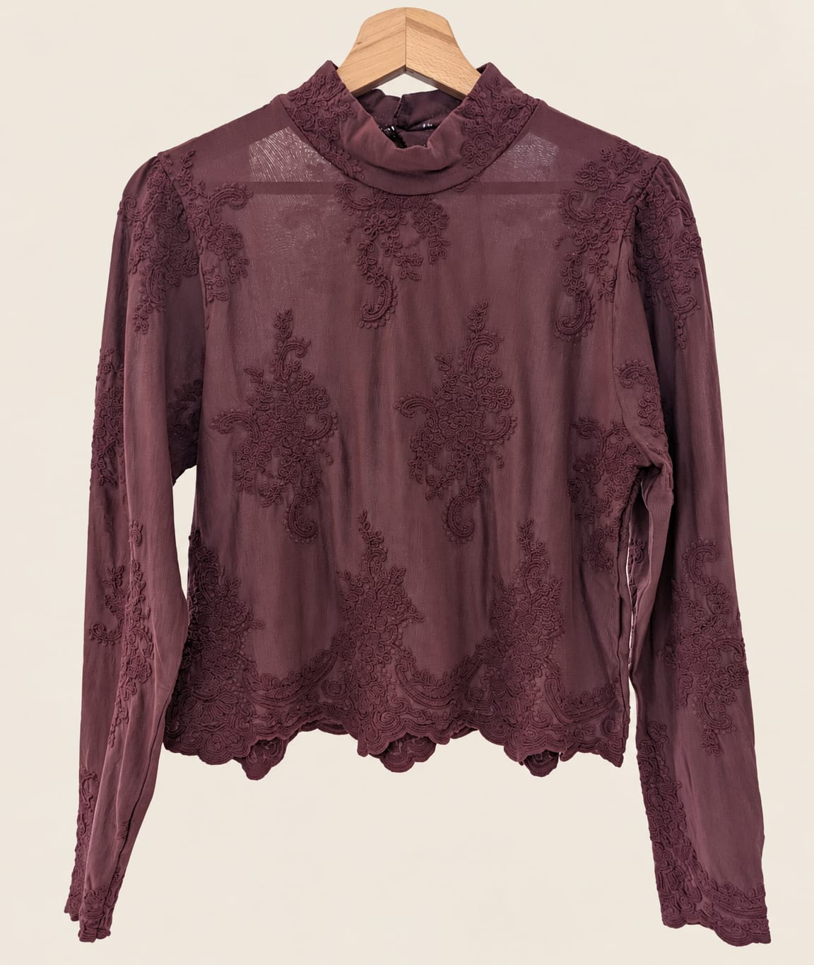 Blusa Grace in viscosa con pizzo floreale