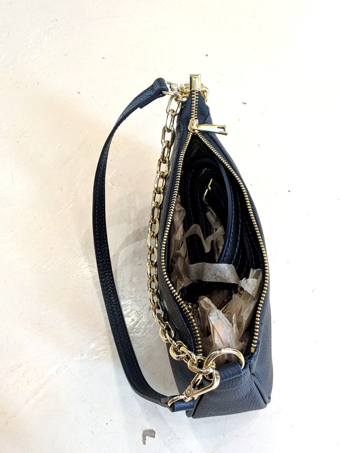 BORSA IN PELLE CON CATENA E TRACOLLA