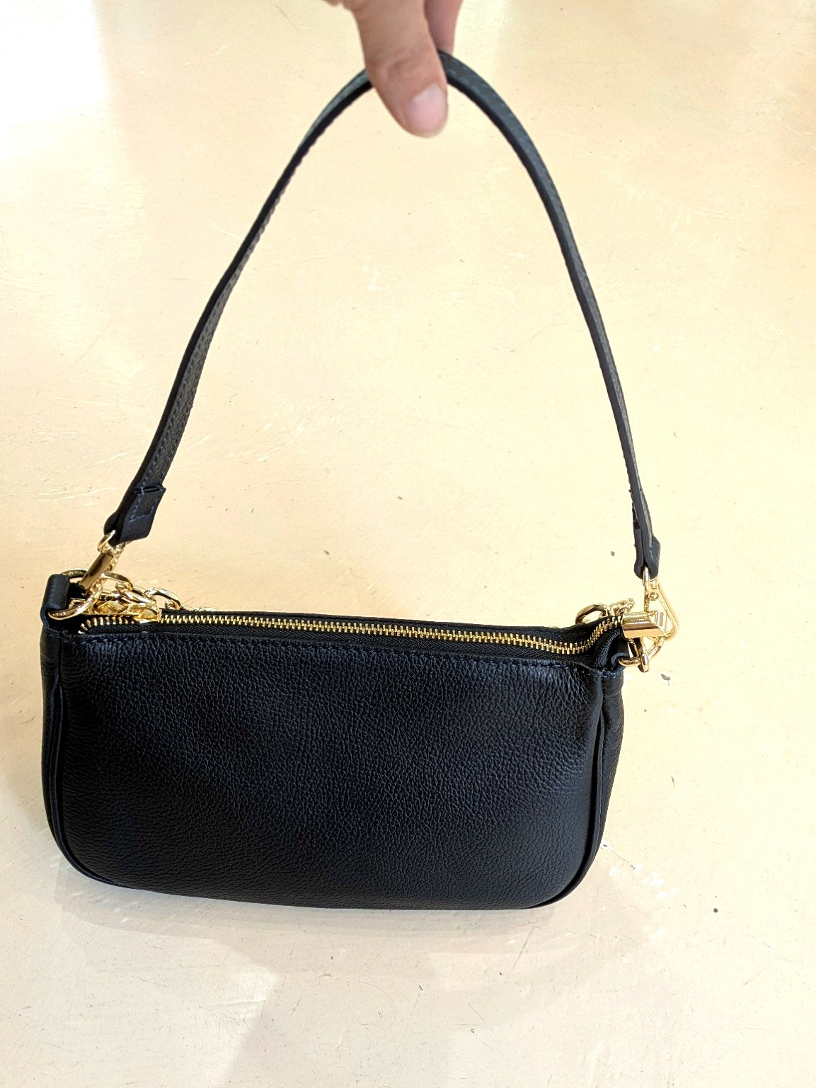 BORSA IN PELLE CON CATENA E TRACOLLA