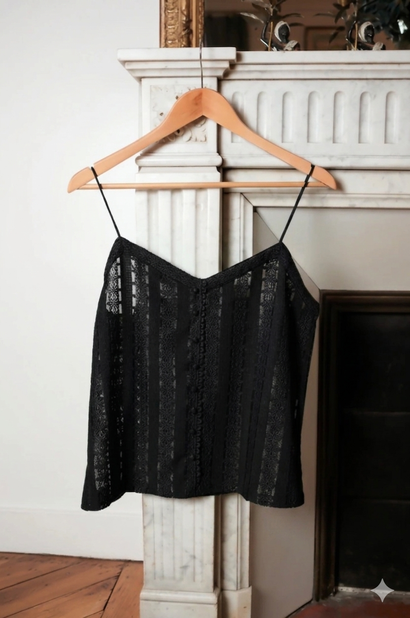 TOP NERO CON INSERTI IN PIZZO