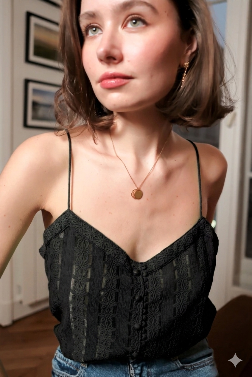 TOP NERO CON INSERTI IN PIZZO