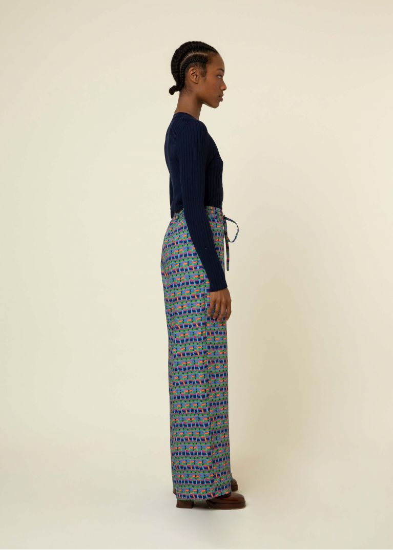 PANTALONE CON TEXTURE GEOMETRICA COLORATA