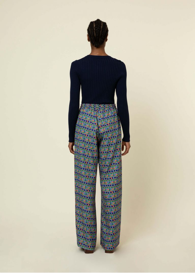 PANTALONE CON TEXTURE GEOMETRICA COLORATA